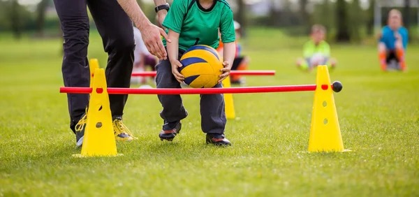 多家西媒：德容缺席本轮联赛的原因为家庭私人事务